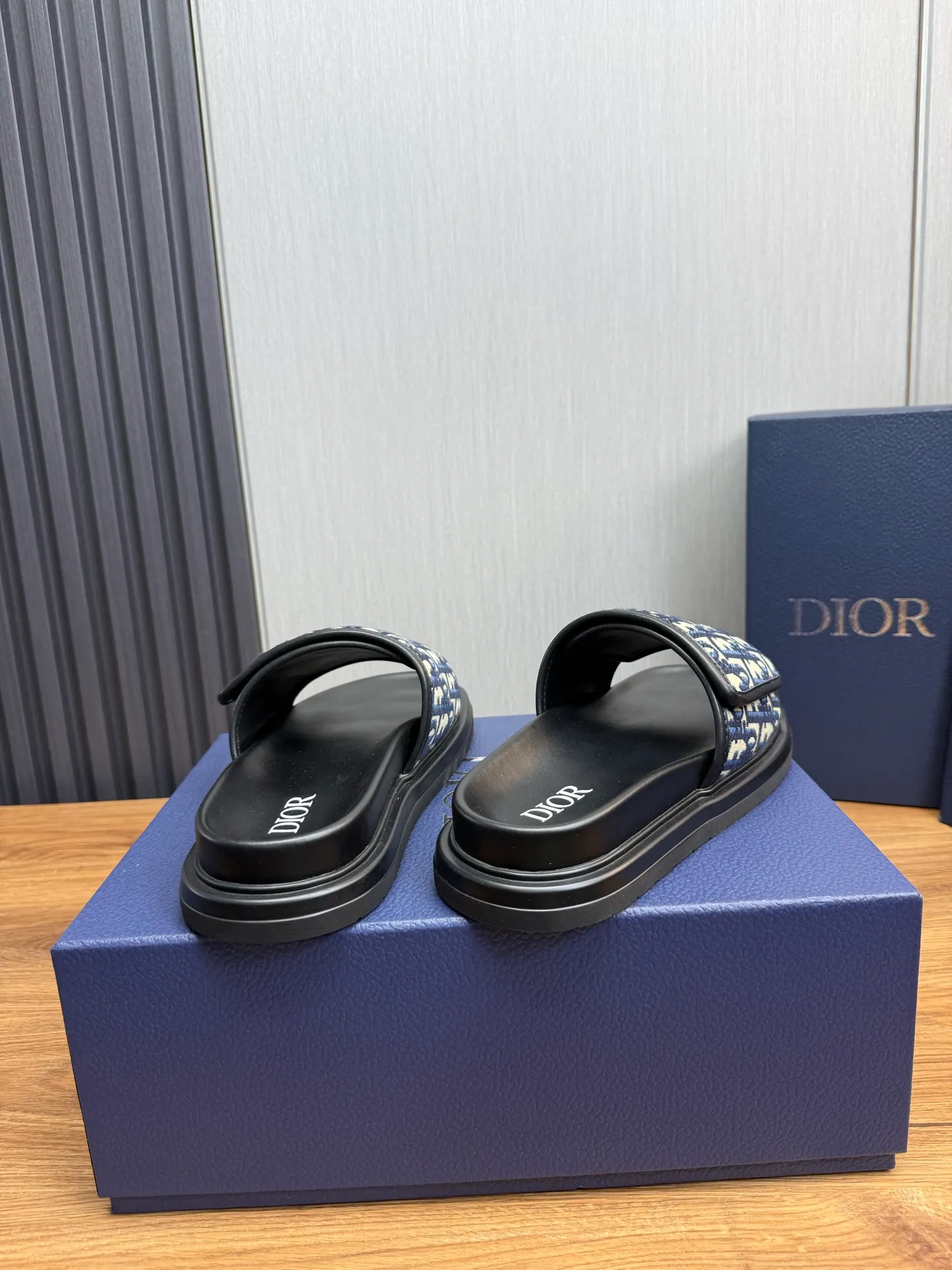 Men's shoes 💰280💰 Dior. Men's slippers 🩴Official website 1:1 production 38-45 yards 45 46 🉑️Customized original material shipped✅